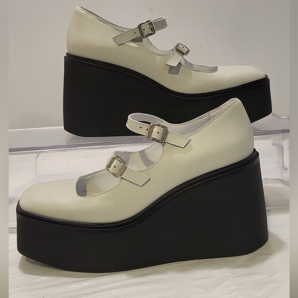 🔖Price Drop...FREE PEOPLE Dalian white leather Mary Jane platform shoes